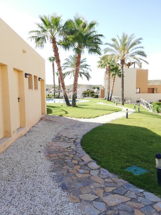 Bajo Con Jardin Propio En Valle Del Este Golf!! Vera Luaran gambar